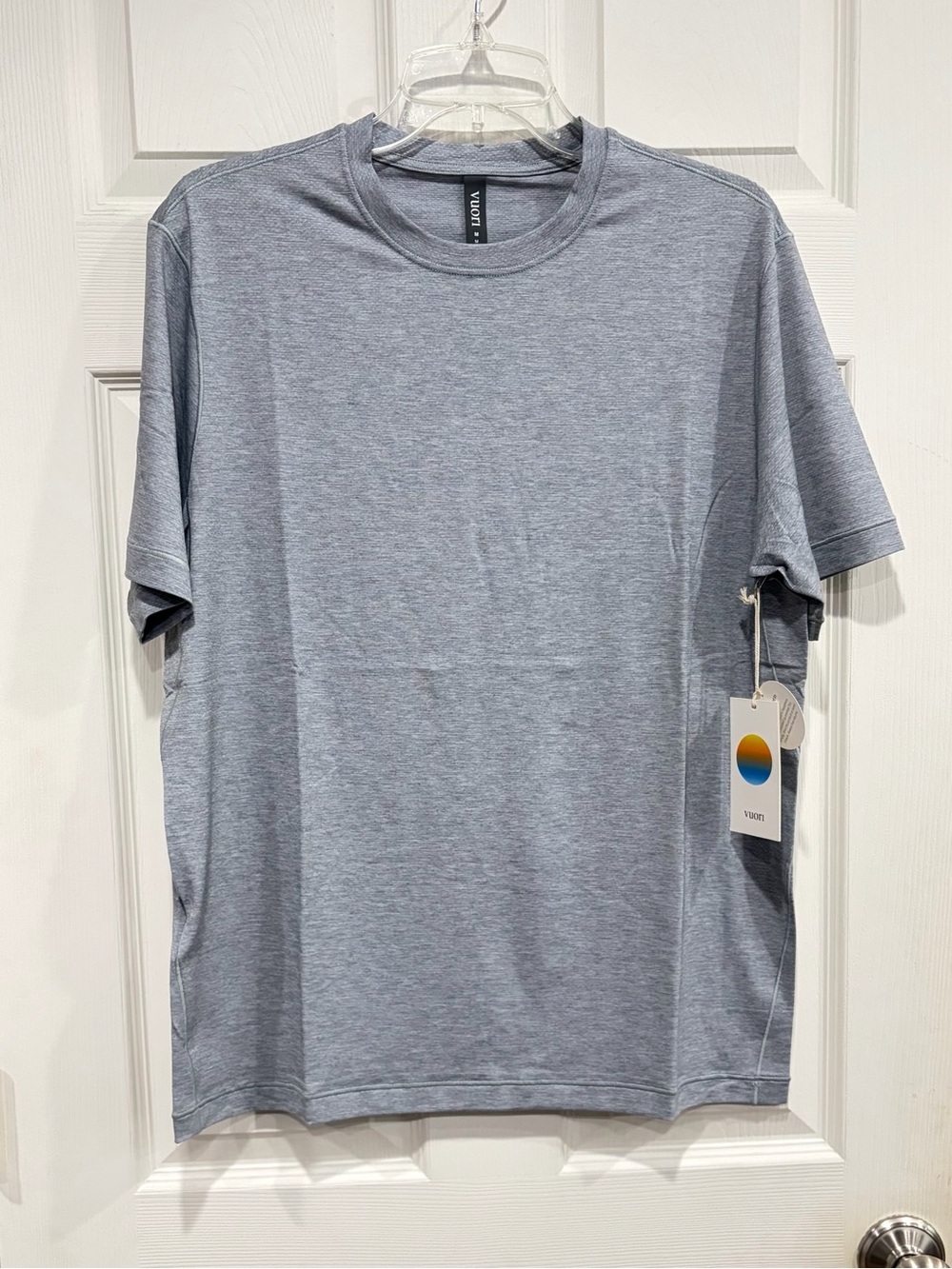 Vuori Men's Medium Short Sleeve Everyday Tee Heather Grey NWT T-Shirt Mesh Knit